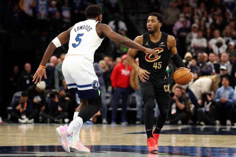 的运动员和 的运动员和